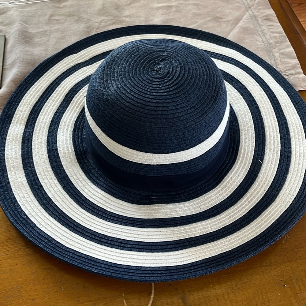 LLbean sun hat
